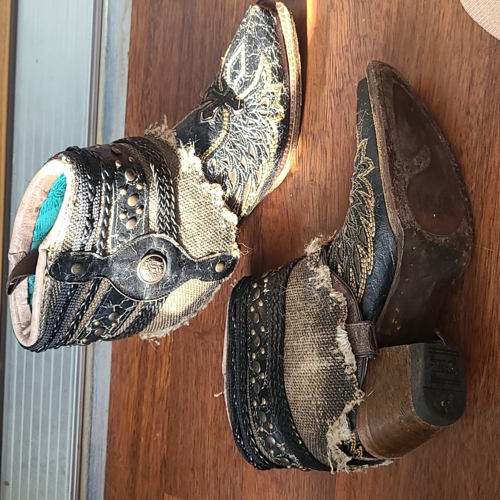 Corral boots